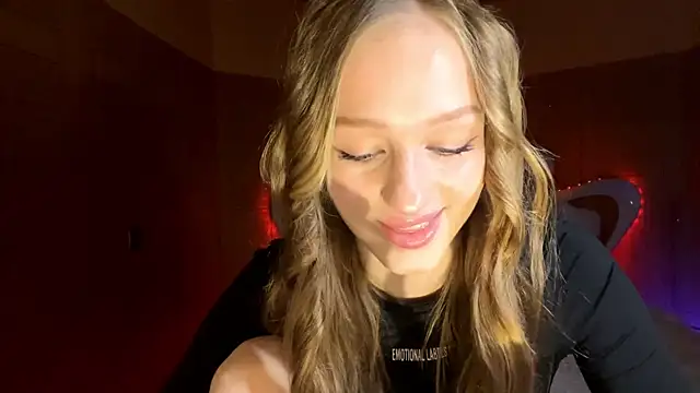 Anika Socutehe online show from April 15, 2026, 7:58 pm