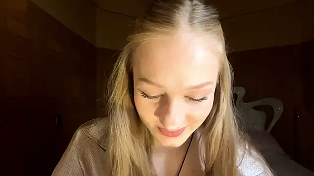 Anika Socutehe online show from April 20, 2026, 9:38 pm