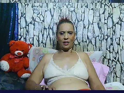 Hot queen58 online show from April 13, 2026, 4:45 pm