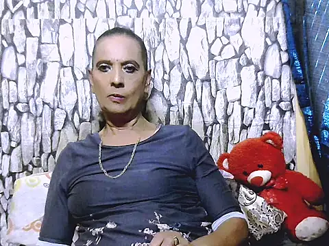 Hot queen58 online show from April 21, 2026, 3:17 pm