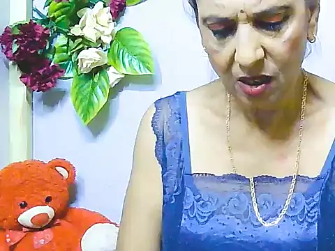Hot queen58 online show from June 4, 2026, 4:13 pm