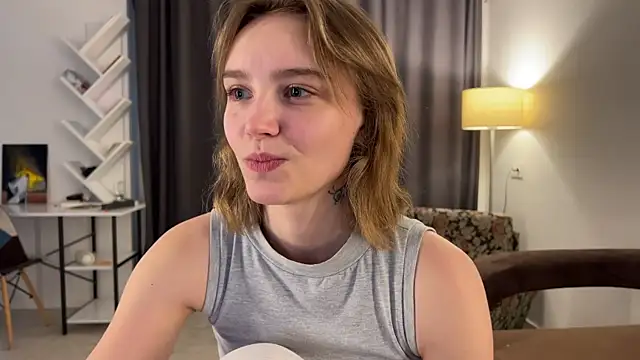 Lolatatee online show from May 11, 2026, 2:12 pm
