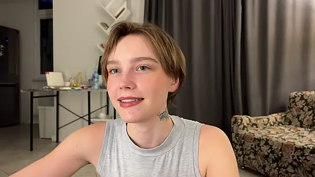 Lolatatee online show from June 6, 2026, 5:06 pm