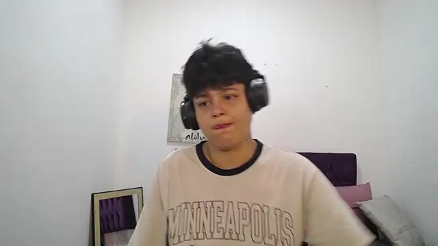 Snapshot of TomBoy_Natali chatting on March 5, 2026, 1:40 pm TomBoy Natali online show from March 5, 2026, 1:40 pm