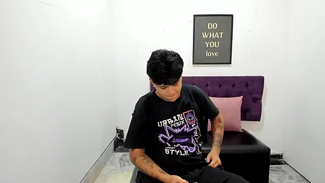 TomBoy Natali online show from April 14, 2026, 6:36 pm