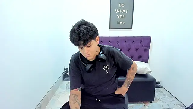 TomBoy Natali online show from April 23, 2026, 6:54 pm