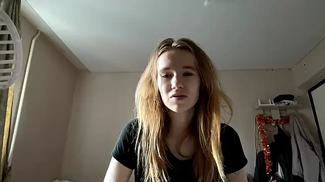 Snapshot of LeomaJee chatting on July 12, 2026, 1:13 pm LeomaJee online show from July 12, 2026, 1:13 pm