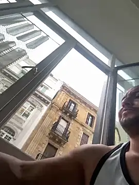 alexandeerr1986 online show from April 17, 2026, 5:05 pm