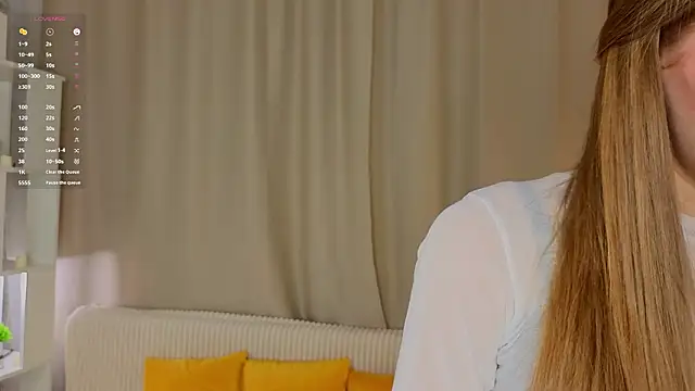 ElidiaPetit online show from March 6, 2026, 4:53 am