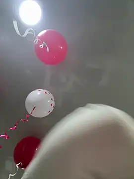   Nahomy online show from March 5, 2026, 11:28 am