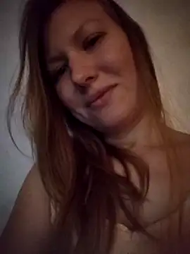 August Shine online show from April 10, 2026, 6:56 pm