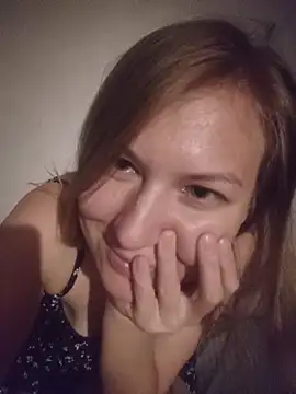 Snapshot of August_Shine chatting on July 9, 2026, 5:39 pm August Shine online show from July 9, 2026, 5:39 pm
