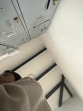 VioletaHills  online show from April 13, 2026, 12:21 pm