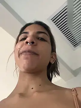 VioletaHills  online show from April 22, 2026, 12:07 pm