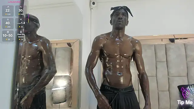 Titan Moreno  online show from March 12, 2026, 12:44 pm