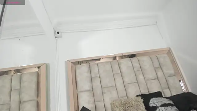 Titan Moreno  online show from April 13, 2026, 12:32 pm