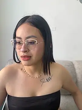 Anni Rose online show from April 21, 2026, 4:01 pm