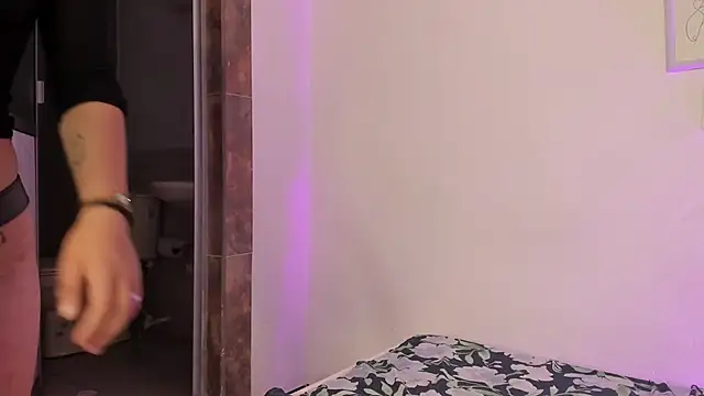 Charlotte Melody online show from March 4, 2026, 11:49 am