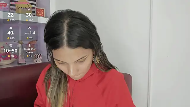 EmmaSanchez  online show from May 11, 2026, 7:03 am