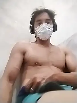 traiwe06 online show from April 19, 2026, 9:19 am