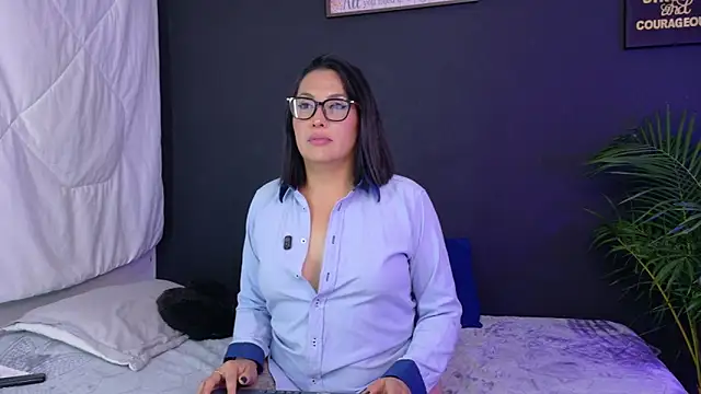Snapshot of Valeriaa_cruz chatting on May 1, 2026, 12:26 am Valeriaa cruz online show from May 1, 2026, 12:26 am