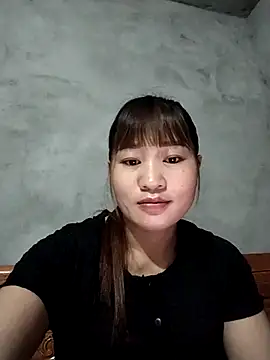 Lilinn  online show from April 16, 2026, 10:23 pm