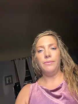 hollyharmd online show from July 23, 2026, 3:37 am