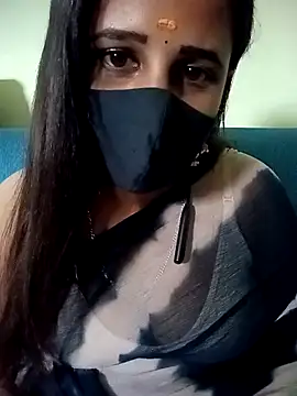 Snapshot of Tamil_Rani- chatting on July 7, 2026, 7:23 am Tamil Rani- online show from July 7, 2026, 7:23 am