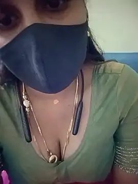Snapshot of Tamil_Rani- chatting on July 17, 2026, 6:31 am Tamil Rani- online show from July 17, 2026, 6:31 am