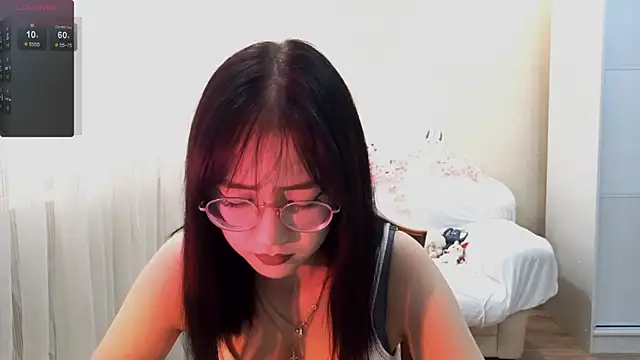 Snapshot of SolvedGlobe chatting on June 26, 2026, 1:04 pm SolvedGlobe online show from June 26, 2026, 1:04 pm