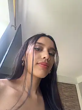 Mia-villalobos online show from March 30, 2026, 4:41 pm