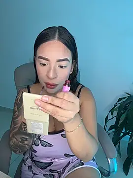 Snapshot of Lisabrown_23 chatting on March 7, 2026, 11:24 pm Lisabrown 23 online show from March 7, 2026, 11:24 pm