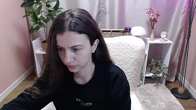 MistyBree online show from April 8, 2026, 8:14 am