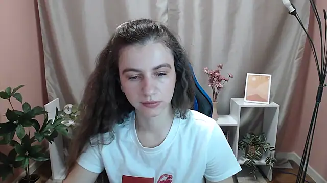 Snapshot of MistyBree chatting on May 16, 2026, 8:00 am MistyBree online show from May 16, 2026, 8:00 am