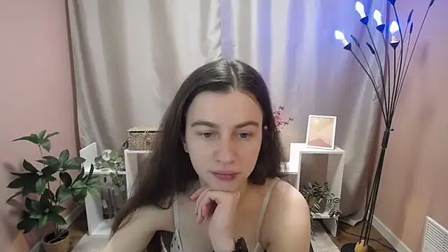 Snapshot of MistyBree chatting on May 28, 2026, 8:22 am MistyBree online show from May 28, 2026, 8:22 am