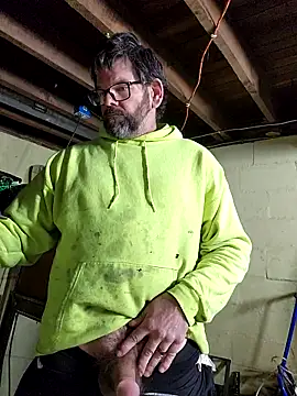 Snapshot of ultimateBWC chatting on April 7, 2026, 7:14 pm ultimateBWC online show from April 7, 2026, 7:14 pm