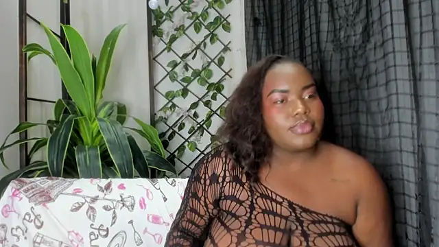 Snapshot of sophie_blake1 chatting on June 6, 2026, 12:43 pm sophie blake1 online show from June 6, 2026, 12:43 pm