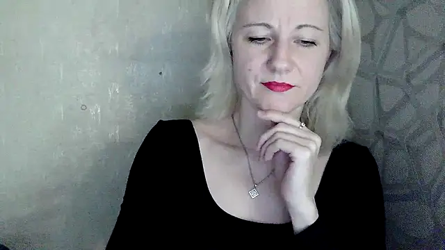 Katerina-Kissa online show from April 18, 2026, 7:18 pm