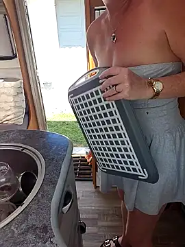 lescoquinsdu40 online show from April 20, 2026, 1:03 pm