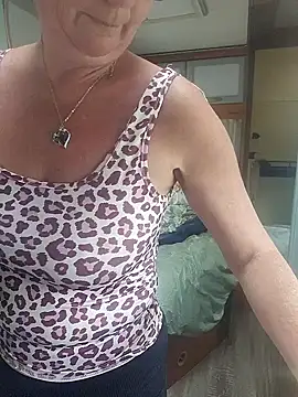 lescoquinsdu40 online show from April 23, 2026, 8:24 am