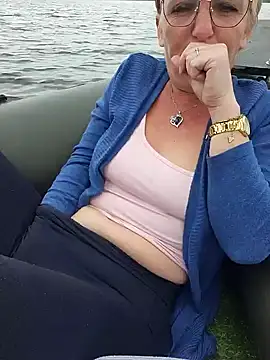 lescoquinsdu40 online show from April 26, 2026, 11:52 am