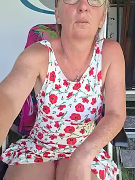 Snapshot of lescoquinsdu40 chatting on May 25, 2026, 8:53 am lescoquinsdu40 online show from May 25, 2026, 8:53 am