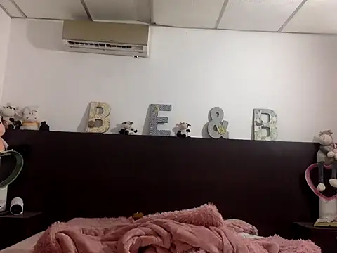 mommy-Milf online show from March 8, 2026, 2:43 pm