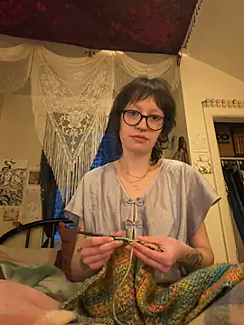 Snapshot of Anniething chatting on March 5, 2026, 2:29 am Anniething online show from March 5, 2026, 2:29 am