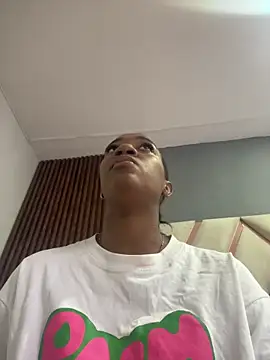 Emi rousse online show from March 3, 2026, 12:11 pm