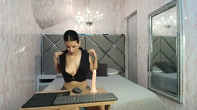 Dolly boobsy online show from April 5, 2026, 1:30 pm