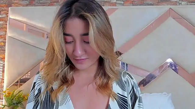 lucy davies online show from July 3, 2026, 11:49 am