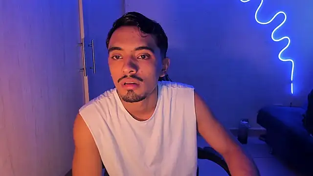 jossi12345j online show from April 21, 2026, 2:34 pm