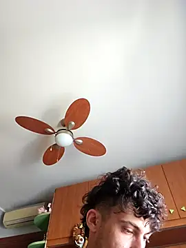 Andreakkkk online show from April 24, 2026, 3:47 pm