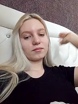 Glowing Jessica online show from March 3, 2026, 9:59 am